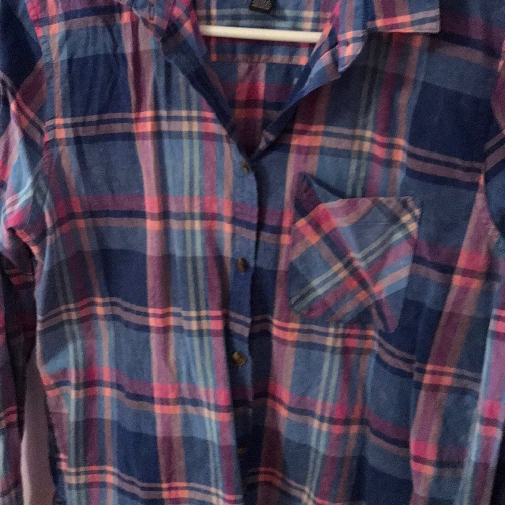 American Eagle women’s flannel shirt